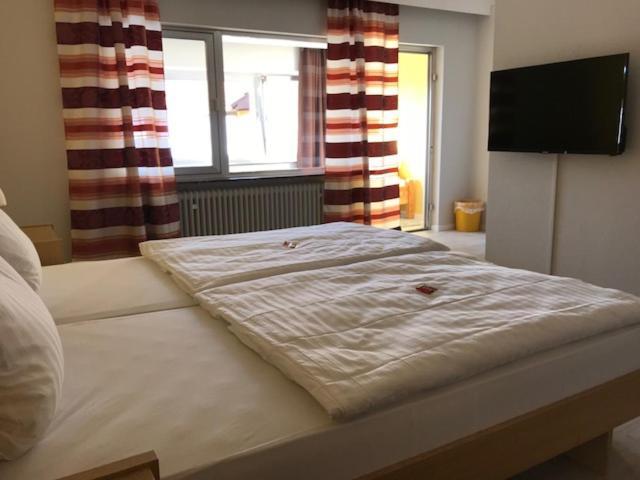 Hotel Zum Ochsen Wonsheim Bagian luar foto